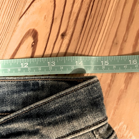 Loft, 2P, girlfriend relaxed skinny jeans. EUC. - Picture 7 of 7